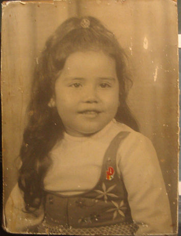 Poster 60x45 cms tomado en los 70´s, deteriorado y con un tono amarillento, rallado y con calcomanias sobrepuestas.